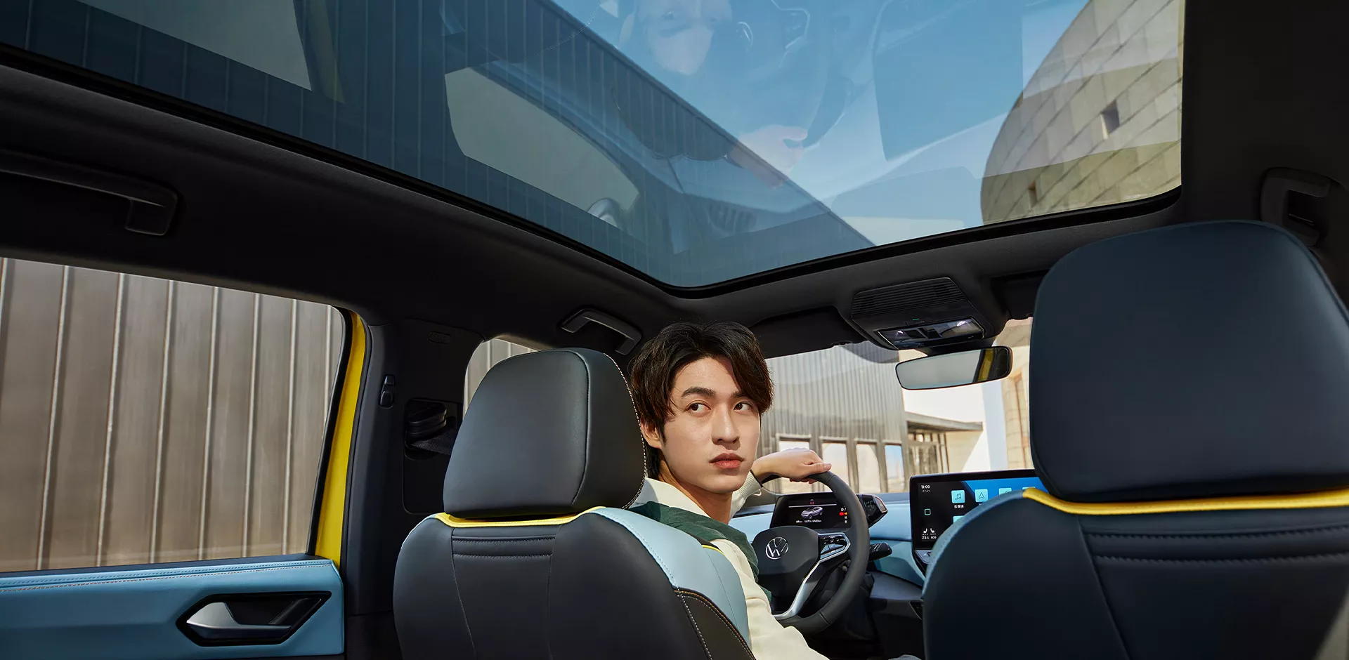 4612*1852*1640mm VW ID4 X Electric Car with 170Ps Motor and speed SUV Design