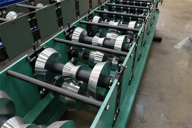 Ppgi Galvanized Roof Ridge Cap Roll Forming Machine Colour Coated