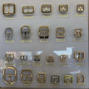 China Zinc Alloy D Roll Pin Buckle For Man / Women Shoes Garments on sale