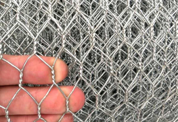 Cheap 1/2" 3/4" Galvanised Hexagonal Wire Netting Mesh Coops High Strength Unity Structure for sale