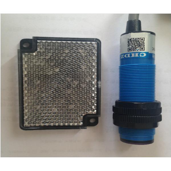 DC6-36V NPN,3-wire NC,diameter 18mm photoelectric sensor diffuse photoelectric switch With baffle