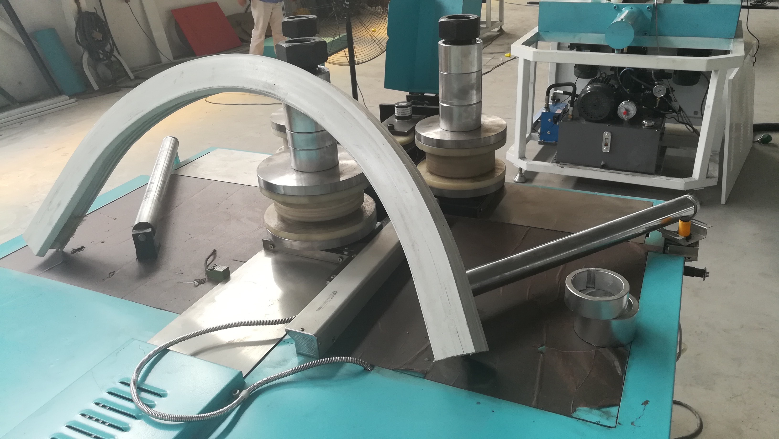 Aluminium window and door bending machine , Arch window bending machine
