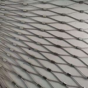Stainless steel wire mesh trellis