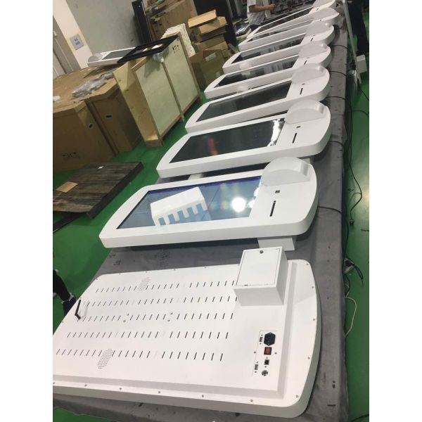 32" 42 " Food Ordering Self Service Payment Kiosk With Capacitive Touch Barcode Reader