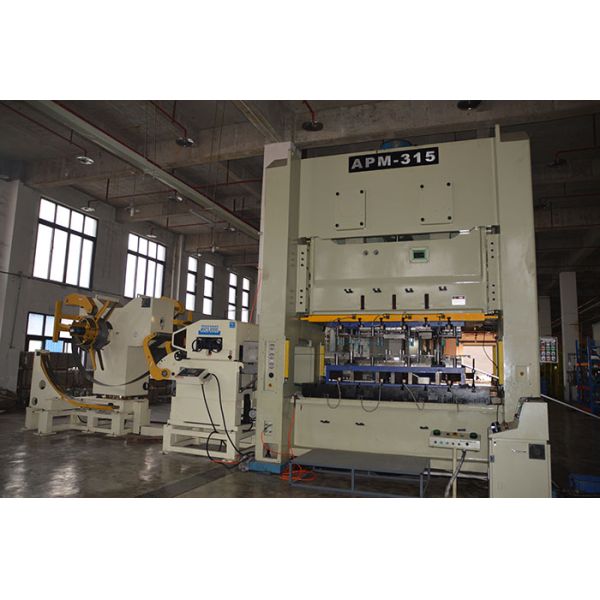 Large Auto Punching Machine / Steel Coil Uncoiler 45 Degree Split Type