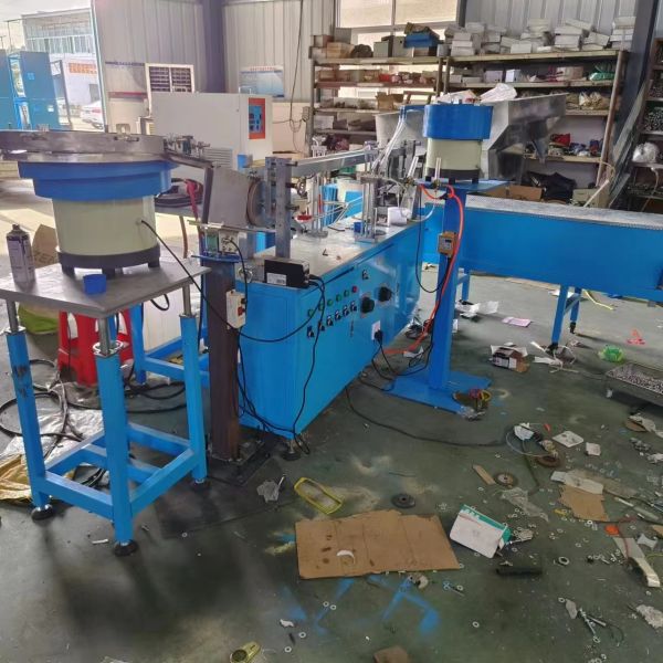 10000-40000pcs/Hour Screw Glue Dispensing Machine For Anti Drop And Anti Loosening