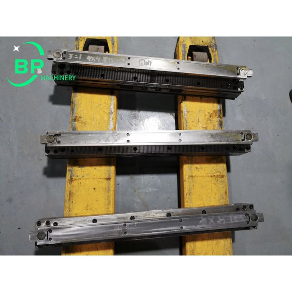 China Wire O Book Calendar Spiral Notebook Loose Leaf Automatic Paper Hole Punching Machine