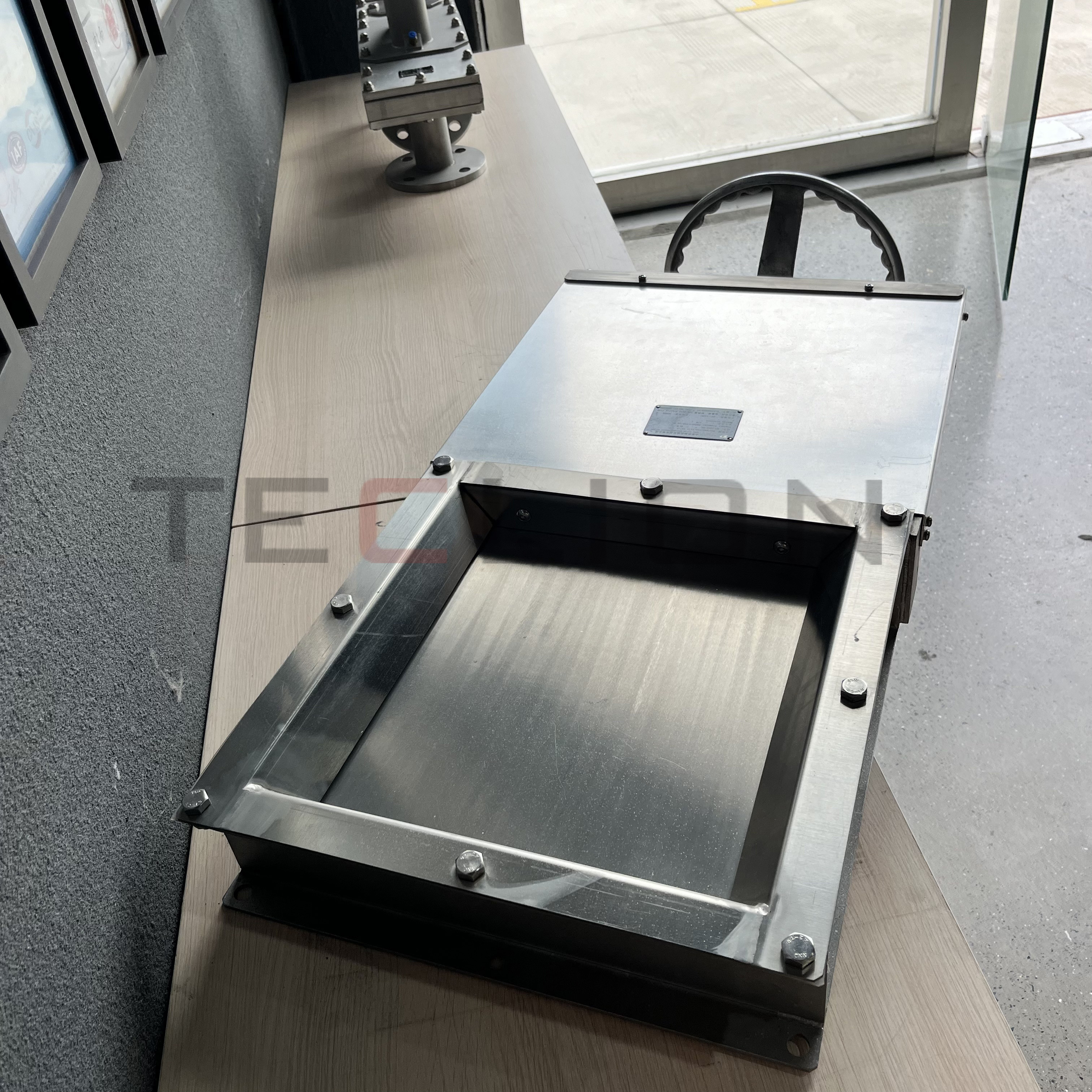 Stainless Steel Pneumatic Gate Valve for PP PE Particles with Non-Rising Stem and Dust Proof Design