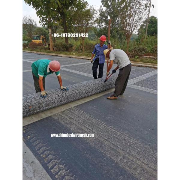 Gabion road mesh provides lateral restraint to the asphalt, which improves resistance to rutting and shoving