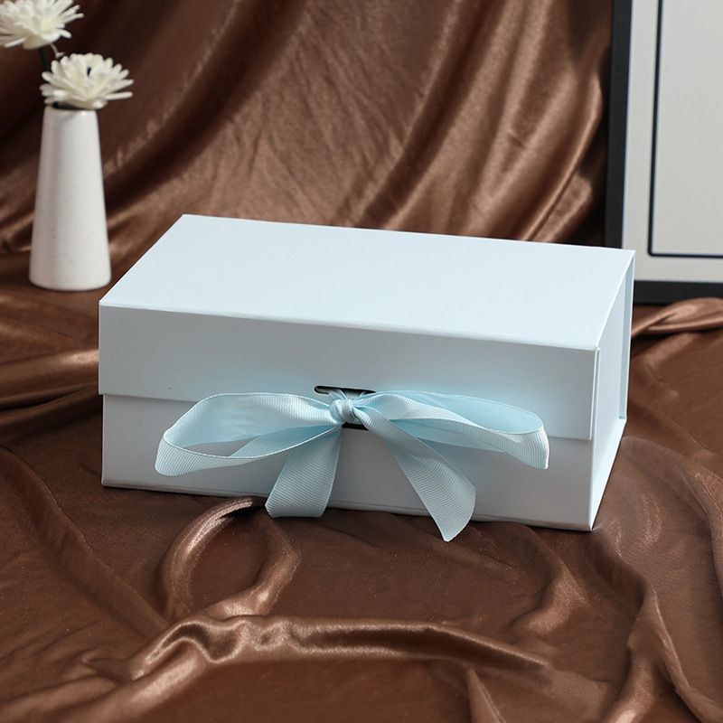 China Wholesale Custom Logo Printing Ribbon Handle Jewelry Cuttery Flatware Gift Packaging Fashion Cardboard Paper Carton Magnetic Foldable Box Paper-Gift-Box