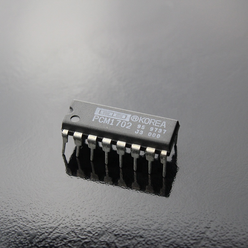 Audio Decoding Ic PCM1702 DIP-16 Original