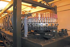 China 380V 50HZ Fully Automatic Blow Moulding Machine For Pet Bottle on sale