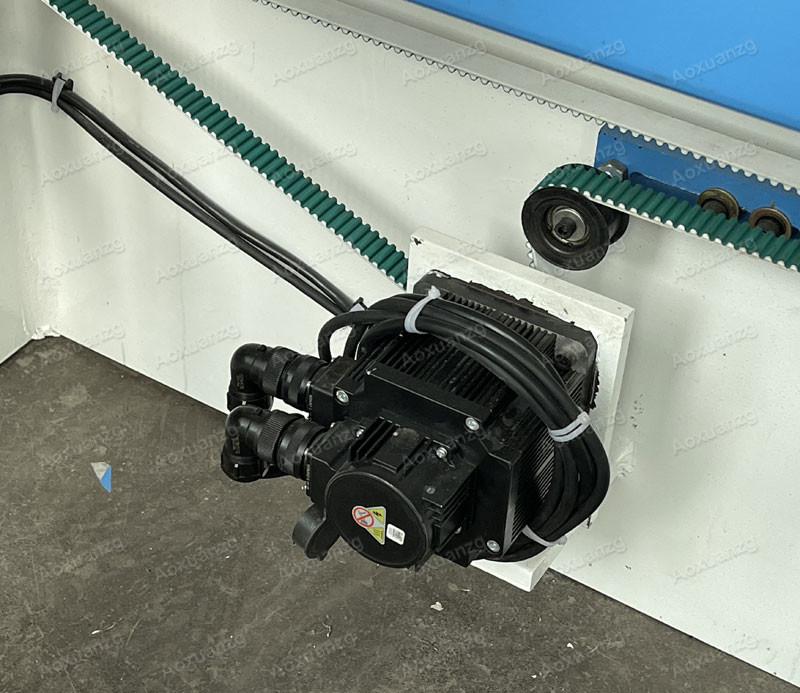 Tp10s Controller 40T 2500MM Press Brake Hydraulic Bending Machine With Optional Protection Fence