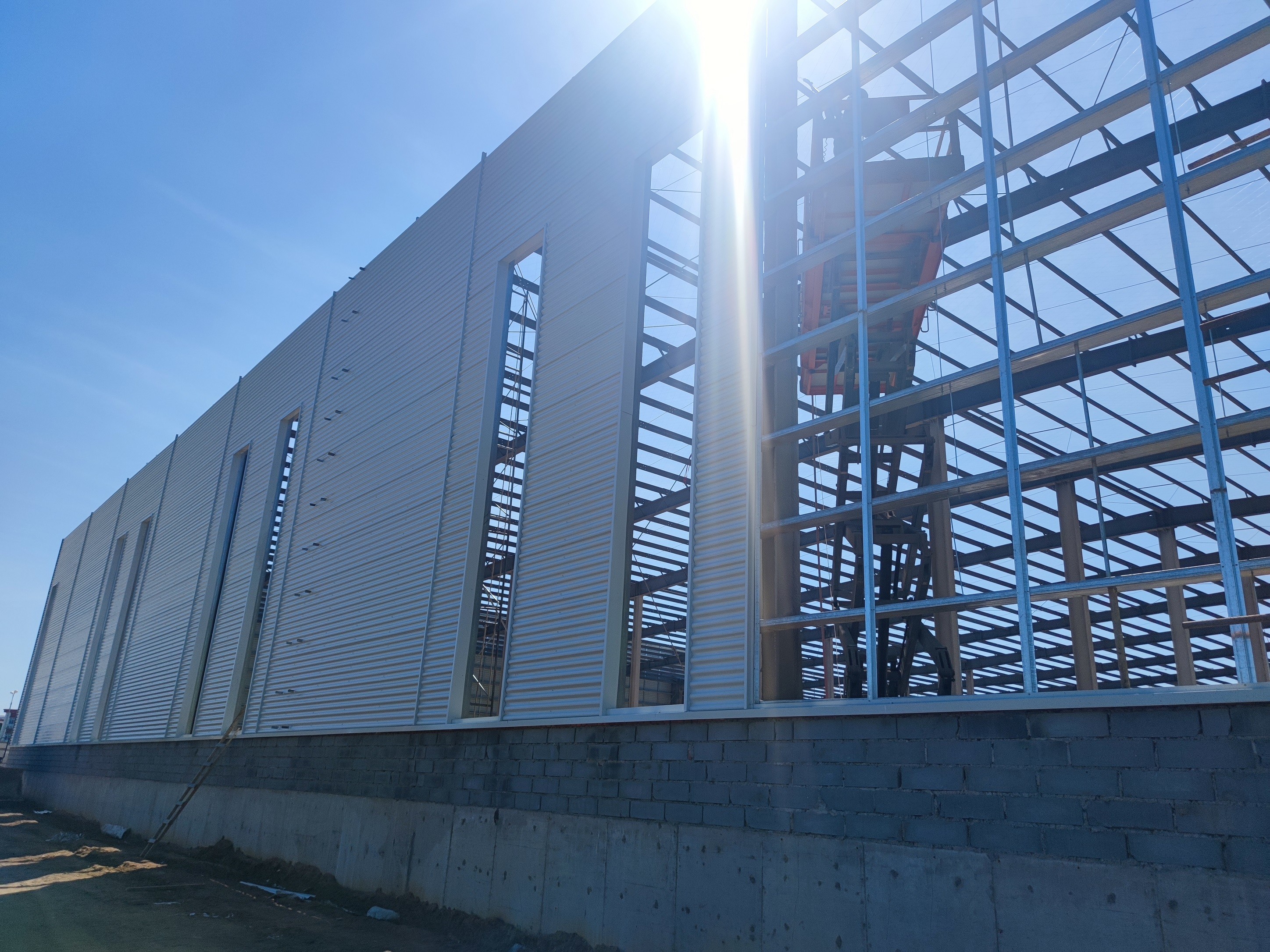 Customized Pre Engineered Steel Structure Workshop Building Project