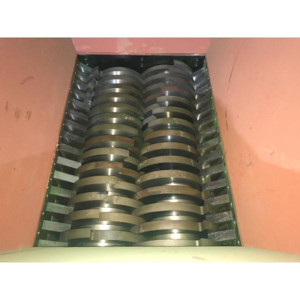 18.5kw Twin Shaft Shredder Machine , Durable tyre shredding machine