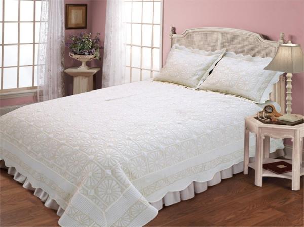Cheap Microfiber Embroidery Double Bed Quilt Covers , Plain Color Design Quilted Bed Covers for sale