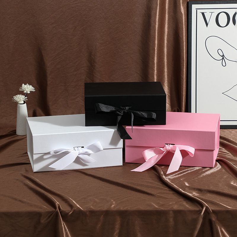 China Wholesale Custom Logo Printing Ribbon Handle Jewelry Cuttery Flatware Gift Packaging Fashion Cardboard Paper Carton Magnetic Foldable Box Paper-Gift-Box
