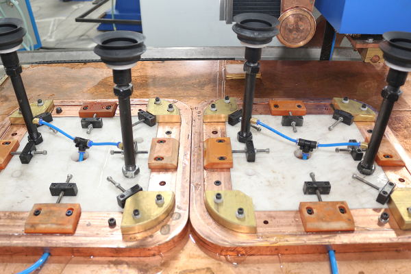 Hwashi Automatic Sink Roll Welding Machine / Sink Manufacturing Equipment