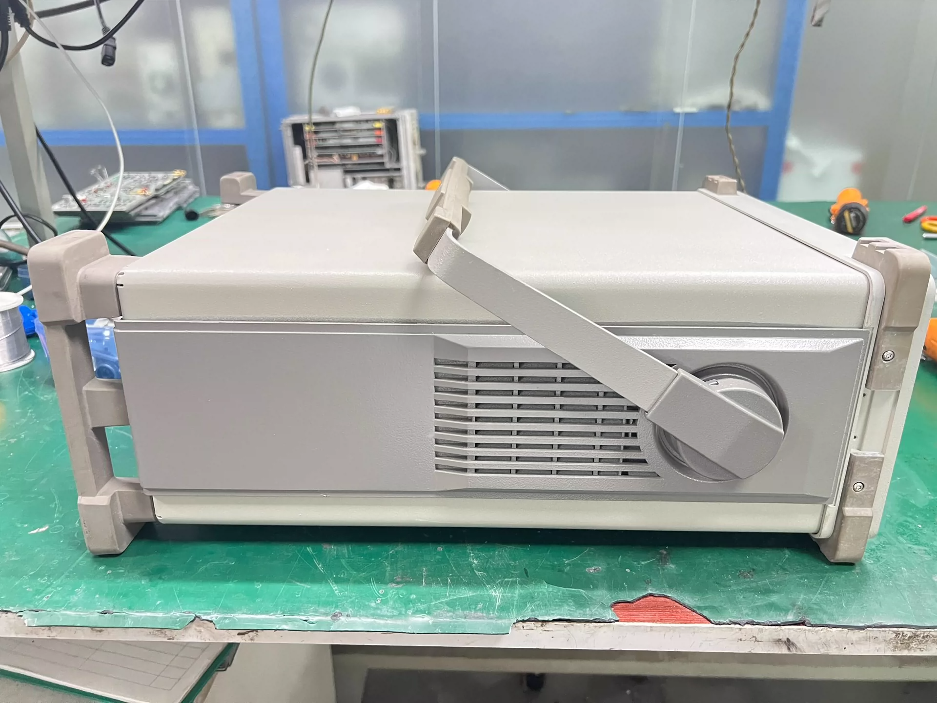 HP Agilent 8563E 26.5 GHz RF Portable Spectrum Analyzer Used