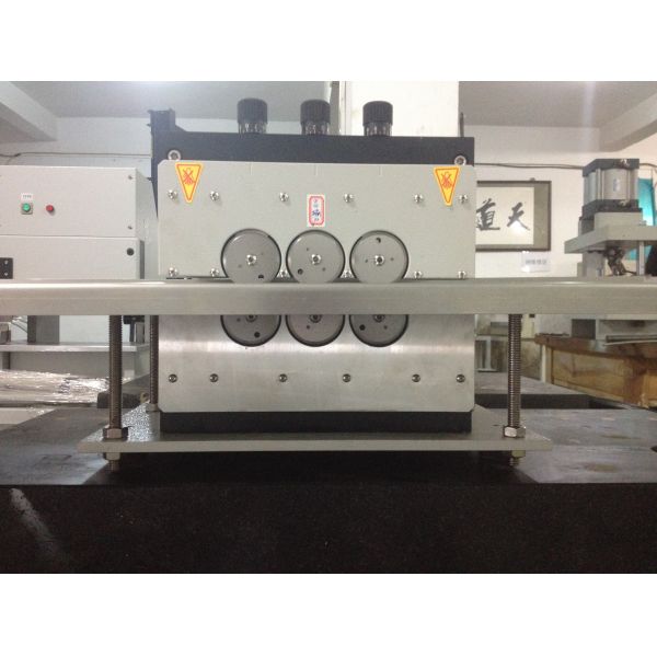 LED T8 Light PCB Depanelizer Processing Equipment 1.5m Steel Platform