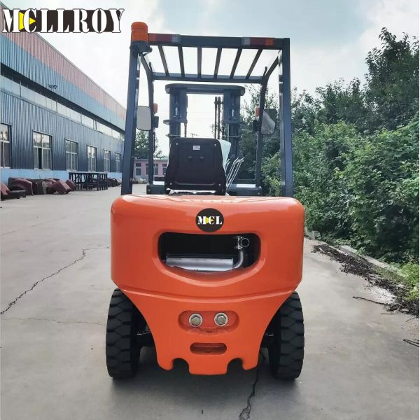 Four Wheel Diesel Powered Forklift 2 Ton Multifunctional For Industrial