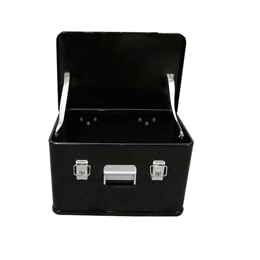Powder Coated Aluminum Alloy Vintage Glamping Outdoor Camping Storage Box 600*400*300mm