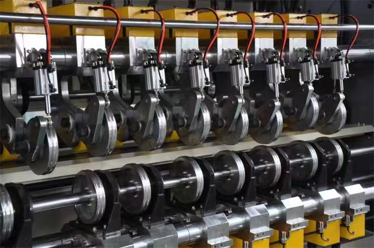 High Effective Nc Servo Thin Blade Machine For Corrugated Paper With And Reliability