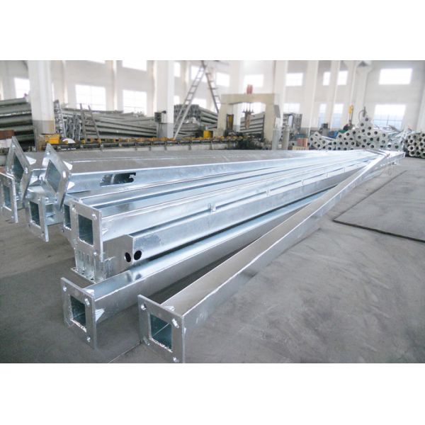 Q235 Steel Light Pole Square Metal Posts Antirust Surface Quick Ship