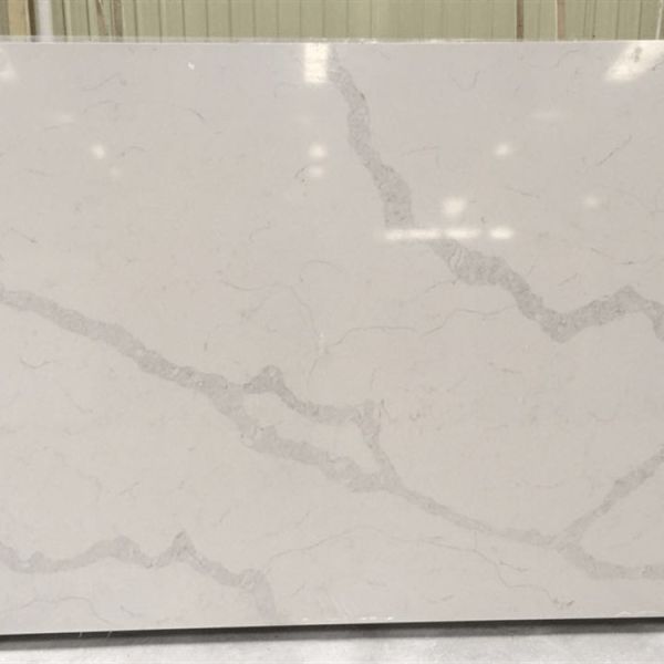 20mm Thick Calacatta Quartz Stone Slab Customized Size Polished Quartz Stones