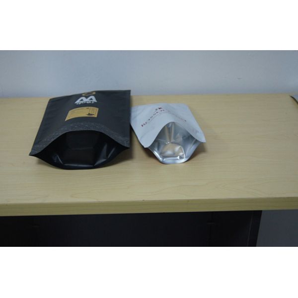 Moyee Plastic Pouches Packaging Matte Black Stand Up Pouch with Valve Coffee Bag