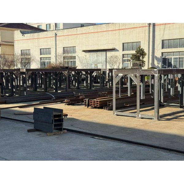 Silver Steel Structure Platform Customized According To Wind Tower Specifications Bolted Installation Method