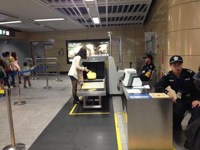 Airport Cargo X Ray Baggage Scanner Professional Parcel Scanning Machine