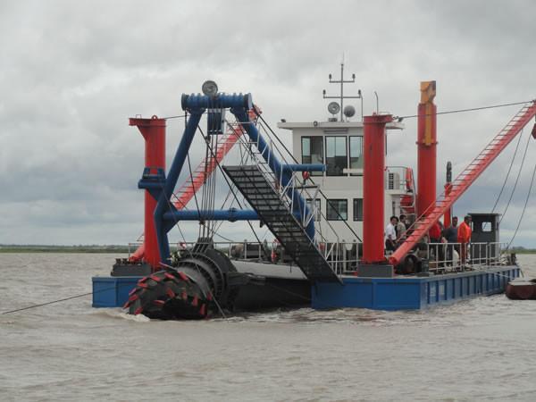 Cheap Small River Sand Dredger Hydraulic Cutter Suction Dredger With Cutter Head for sale