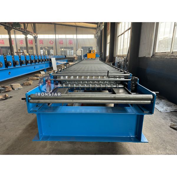 762mm 0.12-0.4mm corrugated roll forming machine in Indonesia Raw material: GI (Galvanized Steel ) material G550