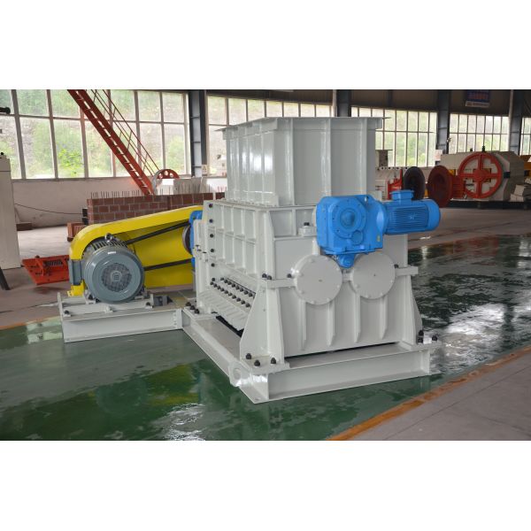 Double Toothed Roller Crusher Machine 400mm Diameter 1000mm Width